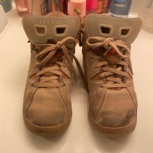 SUNDAY SALE!! Kids Jordan 6s